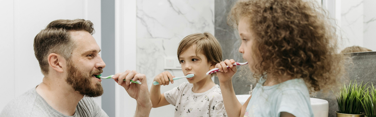 Dişlerimizi nasıl temizlemeliyiz ? Banner